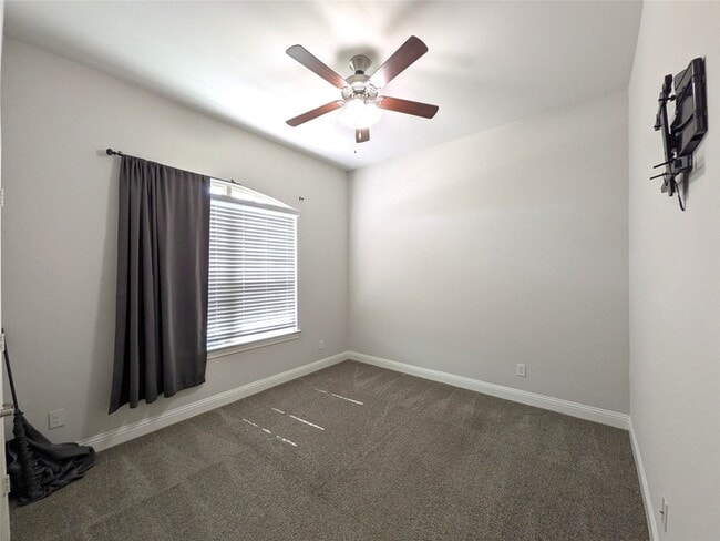 Building Photo - 1409 Summit View Ln