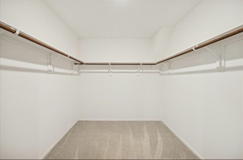 Building Photo - 329 Riverwood Village Ln