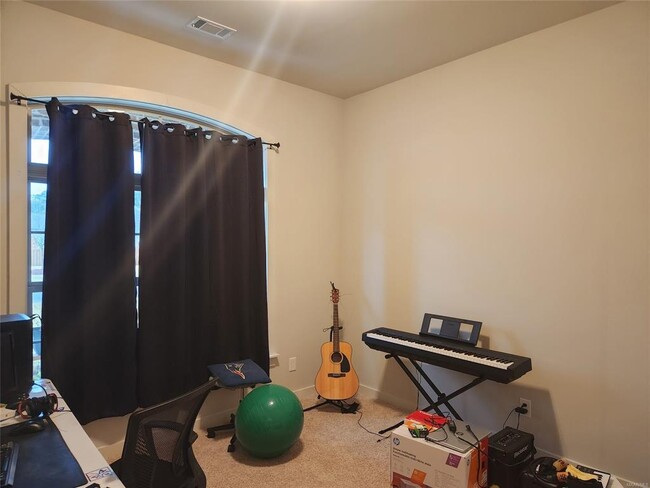 Building Photo - 292 Hedgefield Dr