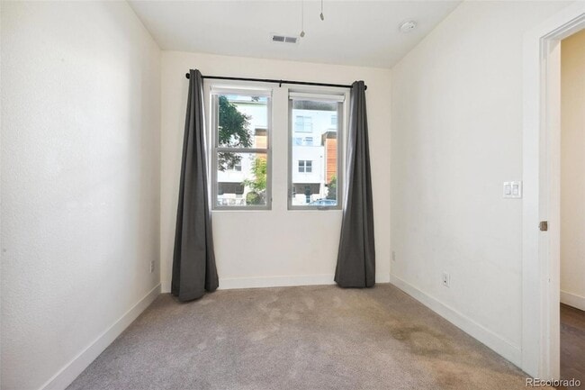 Building Photo - 1056 Navajo St