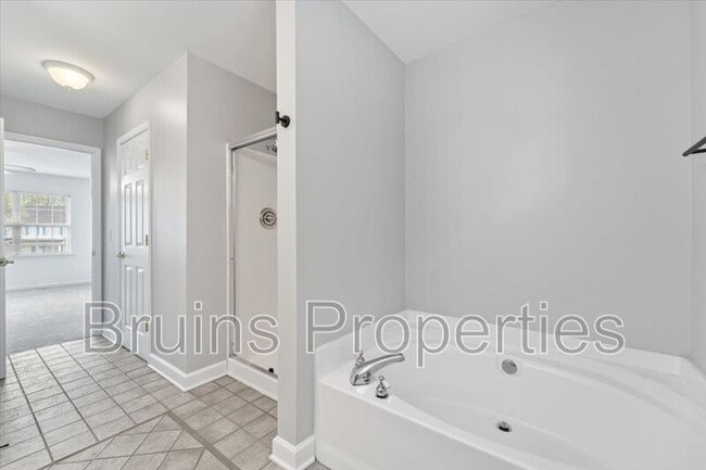 Building Photo - 1520 Birkdale Ct