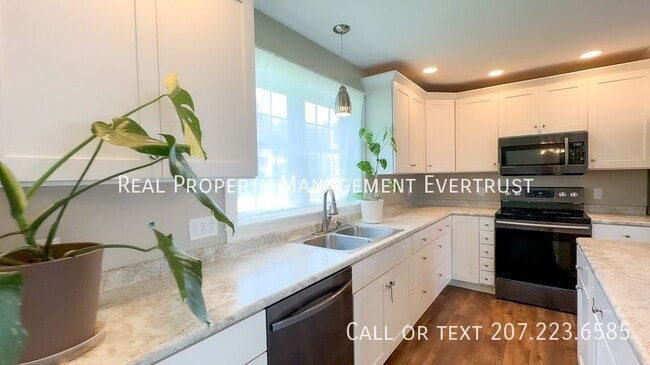 Primary Photo - 15 E Cote St