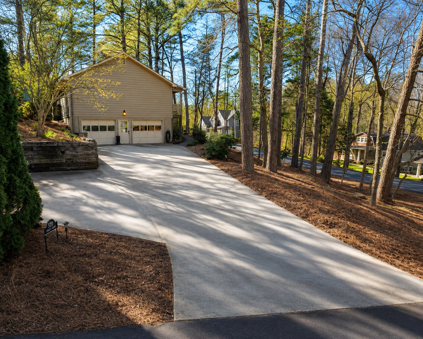 Building Photo - 3210 Glasco Dr