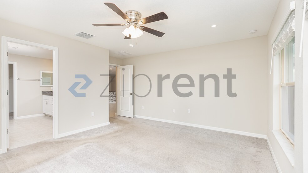 Building Photo - 5721 SW 92nd Pl