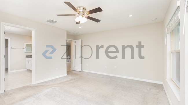 Building Photo - 5721 SW 92nd Pl