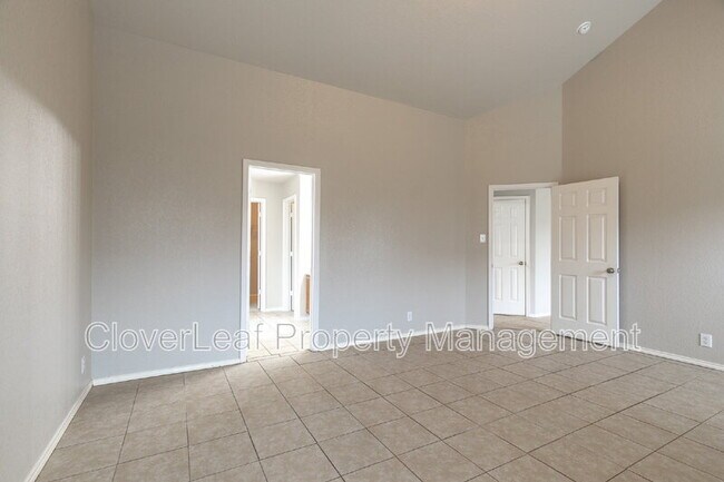 Building Photo - 2424 Dimmitt Dr