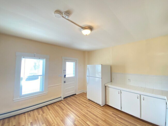 Building Photo - 26 High St