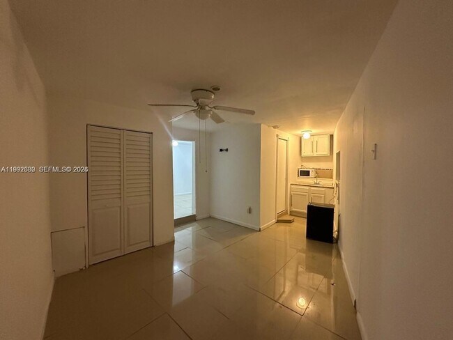 Building Photo - 1572 NE 149th St