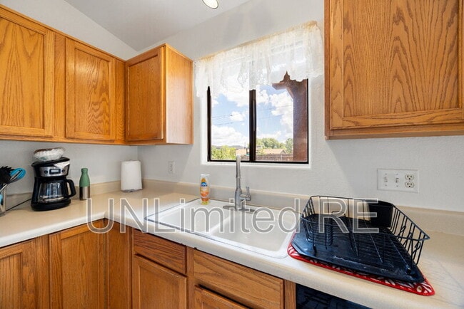 Building Photo - 4835 Gemstone Dr