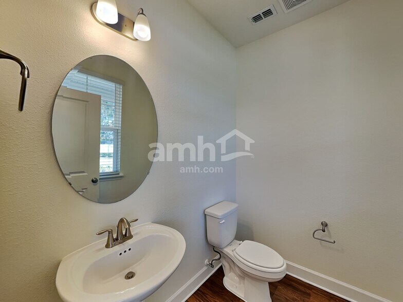 Building Photo - 1847 Silver Point