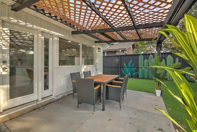 Building Photo - 7310 Corta Calle Dr