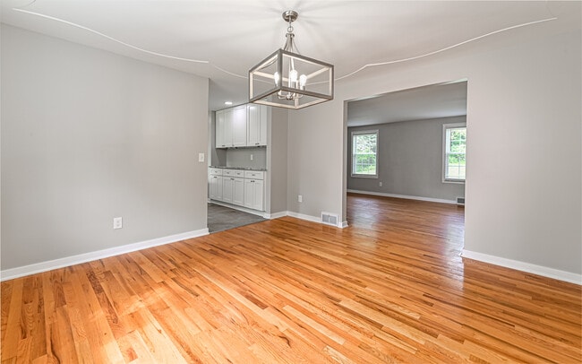 Building Photo - 4236 Tanglewood Dr