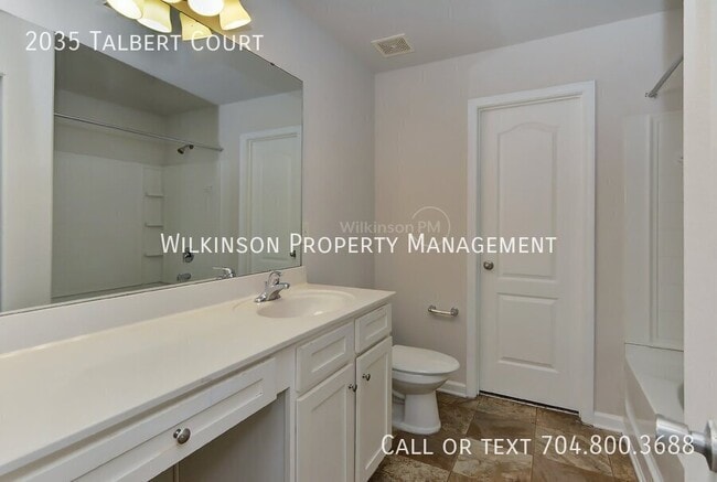 Building Photo - 2035 Talbert Ct