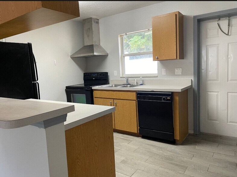 Building Photo - 5226 Orange Ave