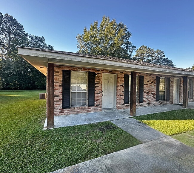 Primary Photo - 111 Mallard Dr