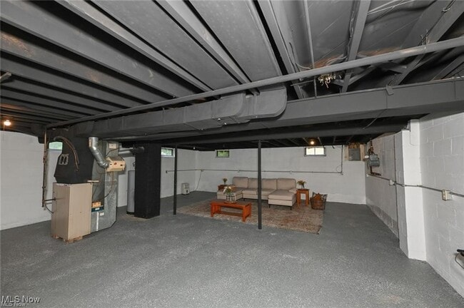 Building Photo - 357 E Paige Ave