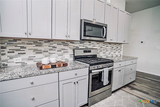 Building Photo - 688 Bridgestone Way