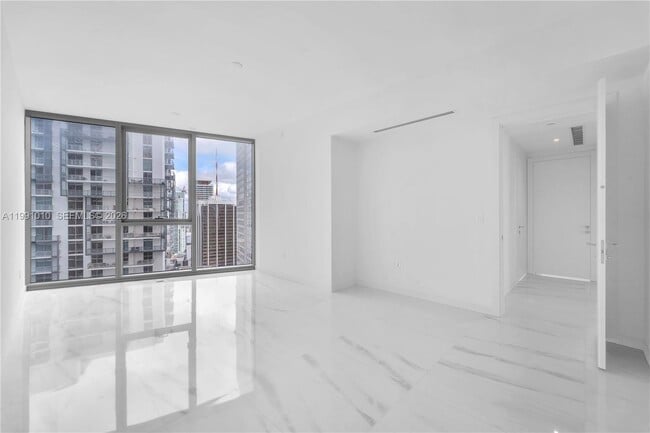 Building Photo - 300 Biscayne Blvd Way