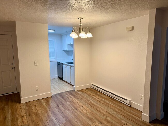 Building Photo - Cedar Mills Two Bedroom Condo-Nicely Remodeled!
