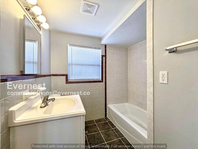 Building Photo - 2005 Adams Ave