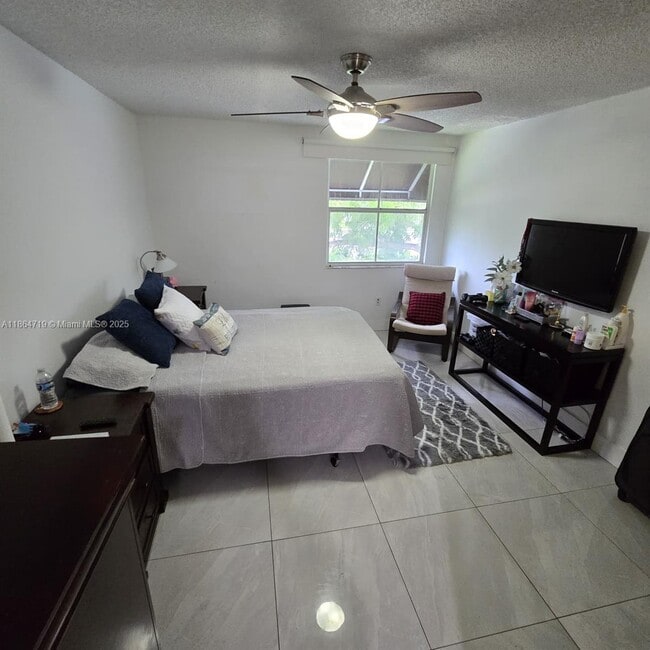 Building Photo - 4651 NW 97th Ct