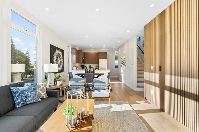 Building Photo - 3 Bed 2.5 Bath Seattle Home! Beautiful Brand New Construction!