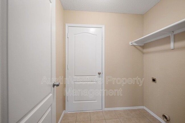 Building Photo - 1008 Chippewa