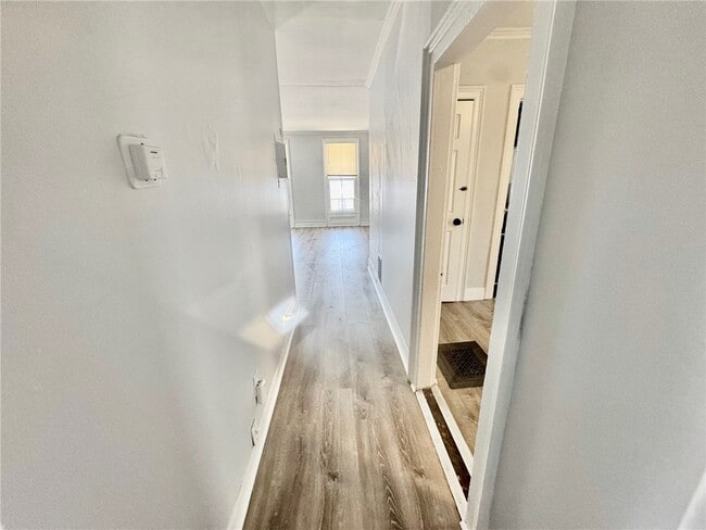 Building Photo - 113 W Main St