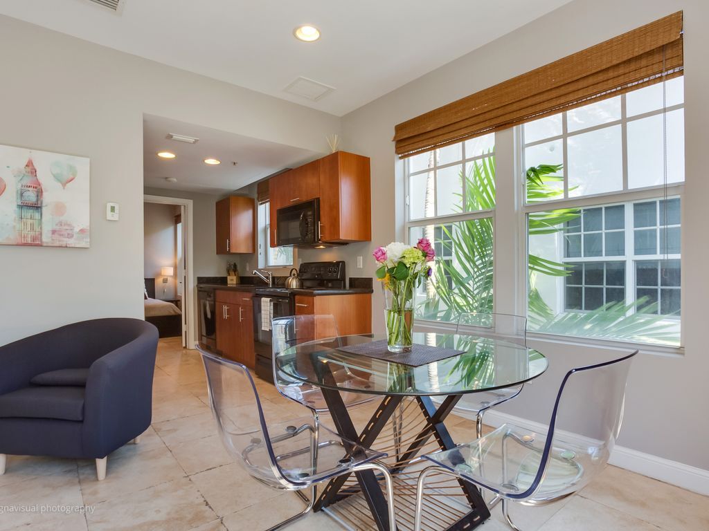 Building Photo - 334 Euclid Ave