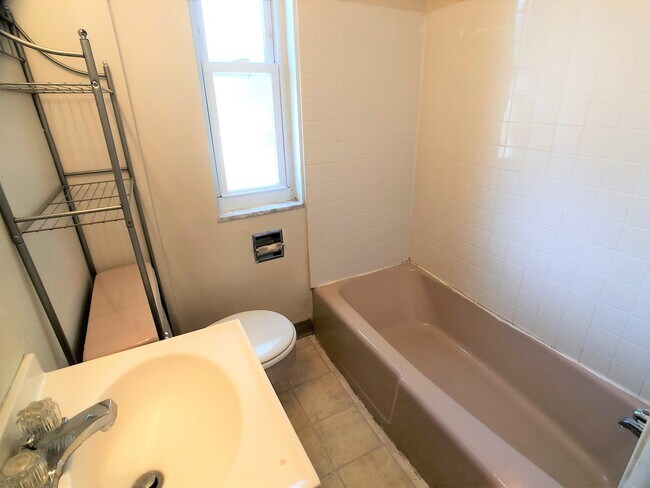 Building Photo - 1851 Capital Ave