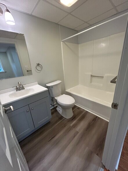 Building Photo - 325 Water St