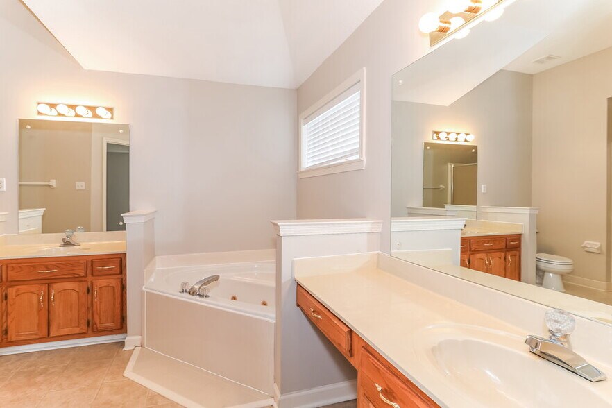 Building Photo - 661 Shelley Renee Ln