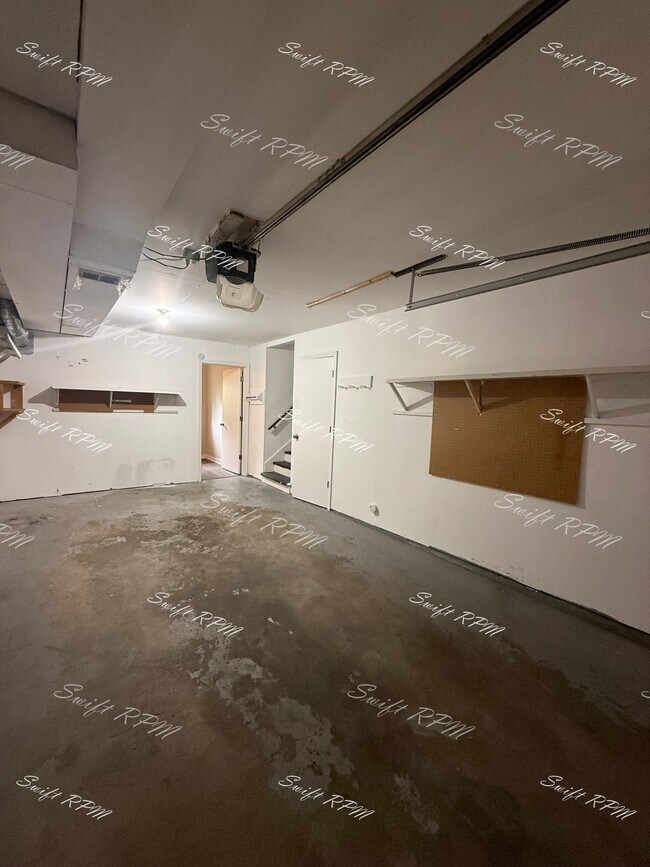 Building Photo - 817 E Sheridan St