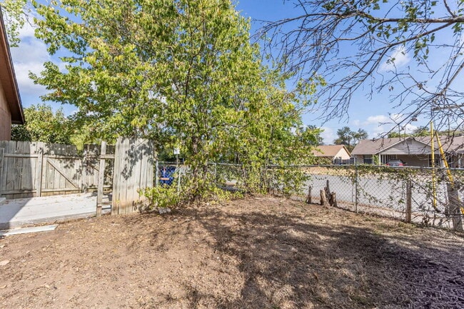Building Photo - 6201 Berkett Cove