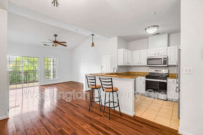 Building Photo - 4144 Fountainside Ln