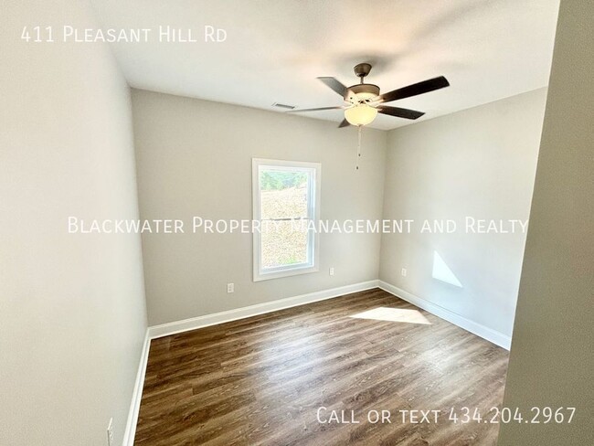Building Photo - BRAND NEW Three Bedroom Home in Campbell C...