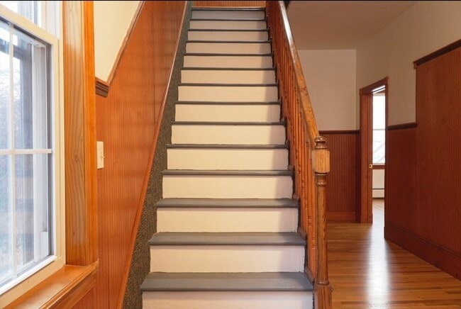 Building Photo - 20 Perkins St