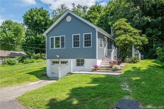 Building Photo - 32 Lakeview Dr