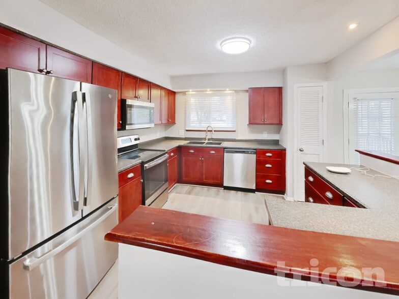 Building Photo - 14 Long Branch Ct