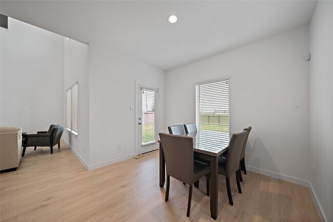 Building Photo - 3815 Pierce Pl Ln