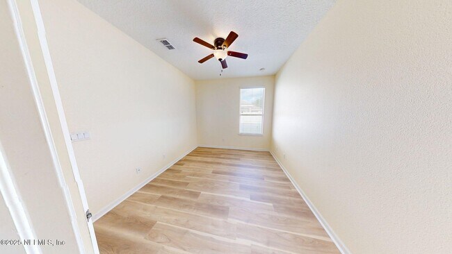 Building Photo - 15707 Lexington Park Blvd