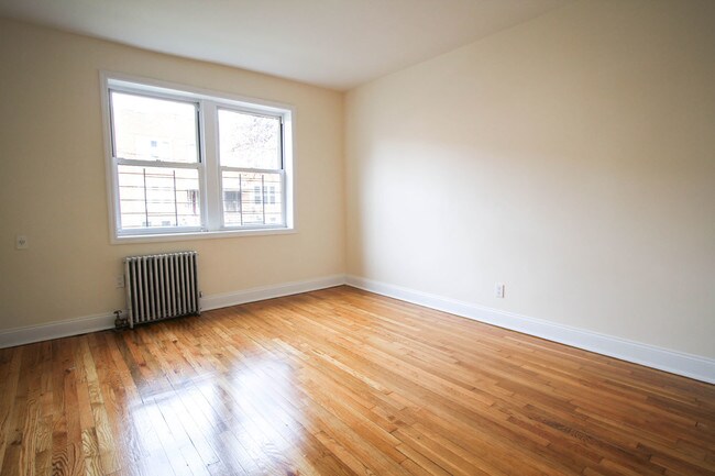 Primary Photo - 444 Hawthorne St