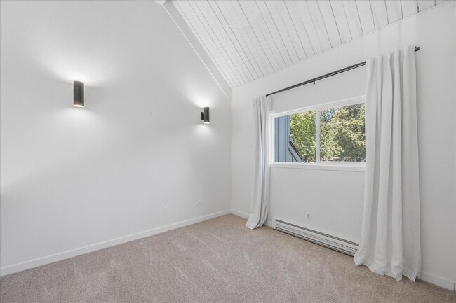 Building Photo - 4 Touchstone Dr
