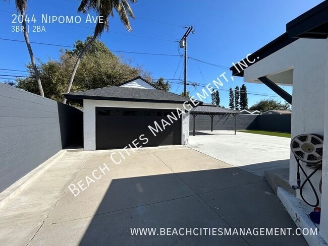 Building Photo - 2044 Nipomo Ave
