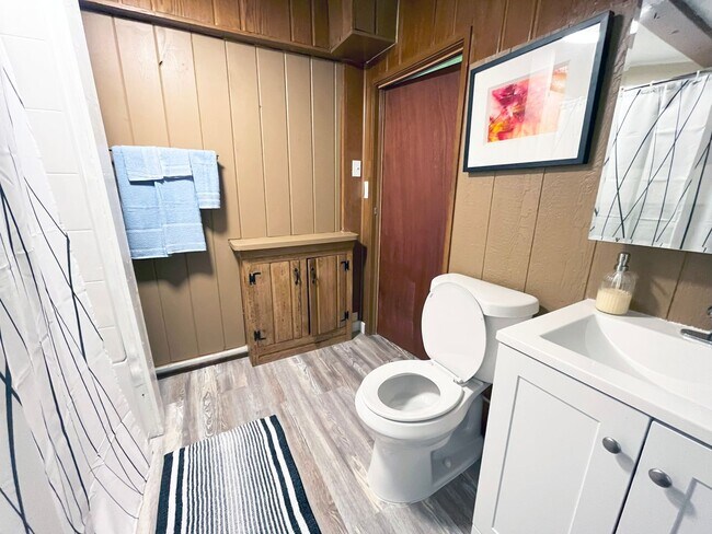 Building Photo - 3923 Bluestone Rd