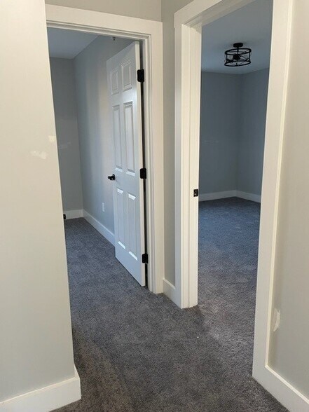 Building Photo - 32 Main St