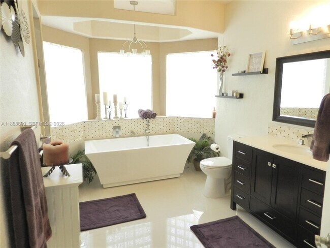 Building Photo - 210 La Costa Ct