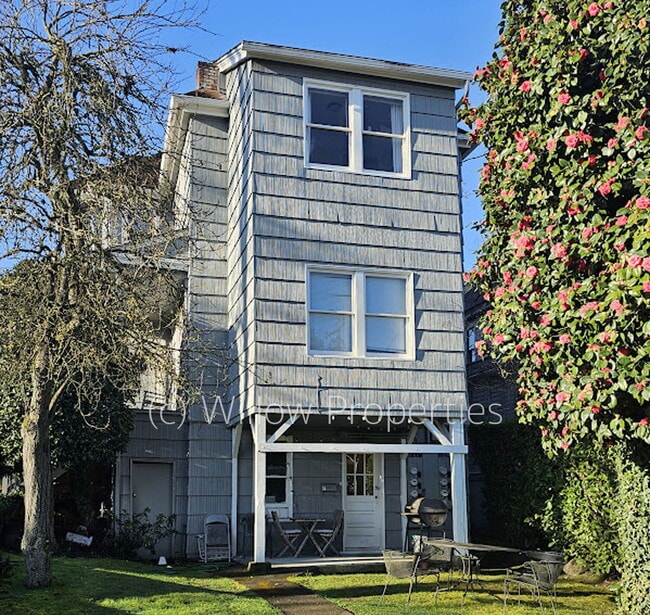 Building Photo - Charming One Bedroom in North Tacoma