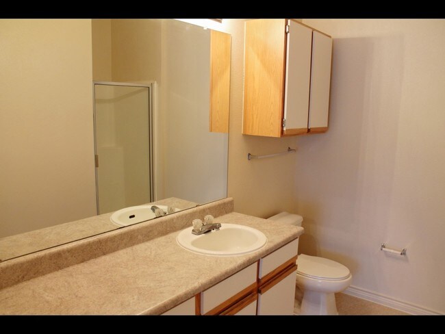 Building Photo - Willow Bend Apartment