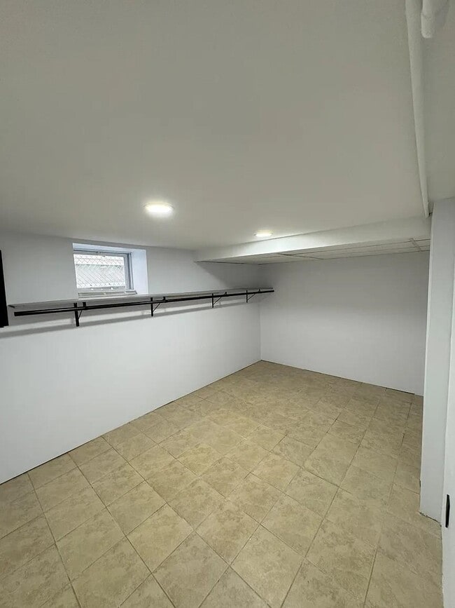 Building Photo - 83 Anderson Ave